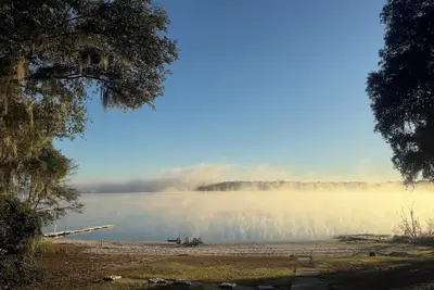 Image de A unique vacation resort- former Florida Governor’s family estate lake house