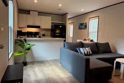 Image de Family and Pet Friendly quiet neighborhood with Country living at its best.