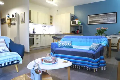 Image de Détente et confort dans cet appartement en rez-de-jardin. \nWifi. Parking sécurisé