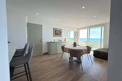 Image de Les Vagues Bel Appartement Rénové Vue Mer avec Accès Plage