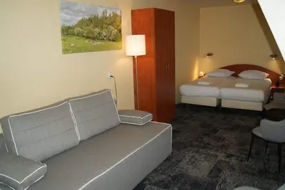 Image de Explore History, Enjoy Comfort in Classic Room Close to Speelgoedmuseum