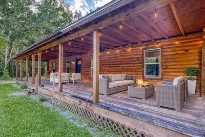 Image de Peaceful 3br Log Home Near Pensacola with Large Yard