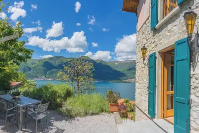 Image de 10 minutes from Bellagio family apartment outdoor space and comfort