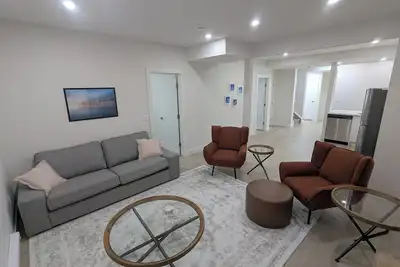 Image de {Greystone Retreat} Walk to River, Downtown, Rec Center