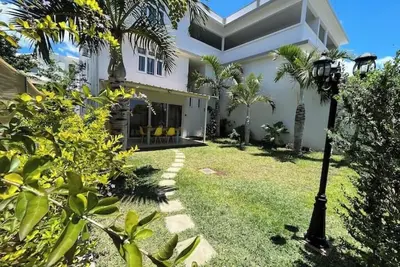 Image de Nid du Dodo Duplex avec jardin tropical et jacuzzi à 7mn à pied de la plage