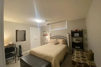 Image de Family friendly, super clean & Cozy Walkout basement suite with all amentities