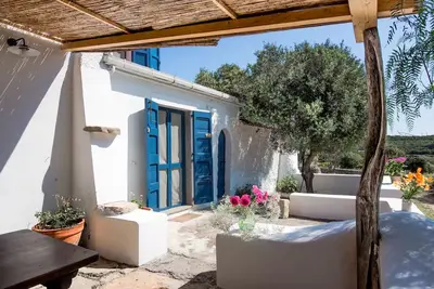 Image de Villa with garden and private sea access