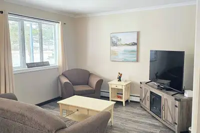 Image de Minutes to the Beach!