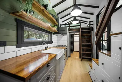 Image de Rural Oasis - Tiny Home | 2br Cabin + Outdoor Firepit Experience