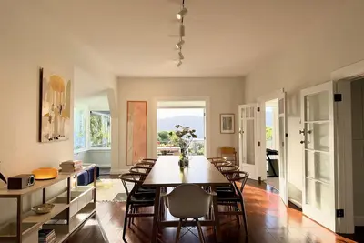 Image de Crescent Sunset Escape - Short Walk to City