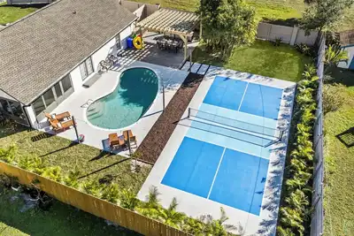 Image de Casa Del Sol ~ Private Pool, Pickleball, Speakeasy