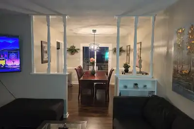 Image de Amazing North Hills/Crabtree 4br Split Level!