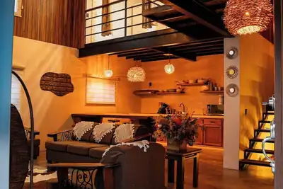 Image de Large Open-Concept Home for 9 Guests | 5 Beds