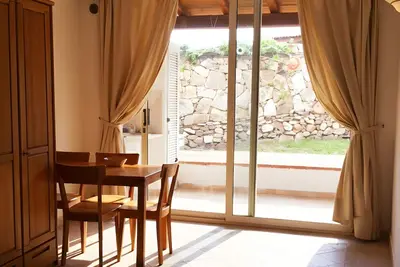 Image de Appartement avec piscine et accès direct à la plage.