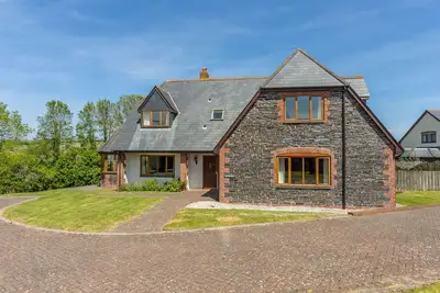 Image de Little September Cottage is a lovely spacious three-bedroom house