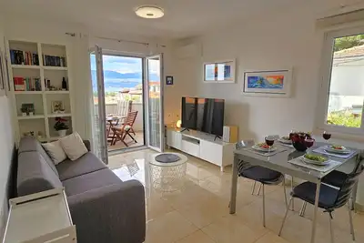 Image de 2bedroom apt, quiet neighbourhood, 300m from Beach, Apt Laura