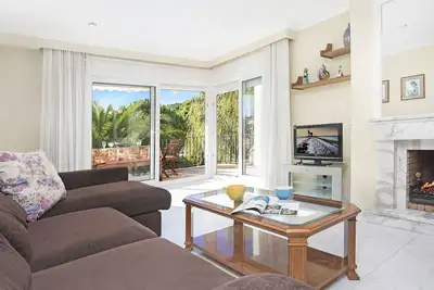 Image de (Albo) Entire 3-bedroom lodging.