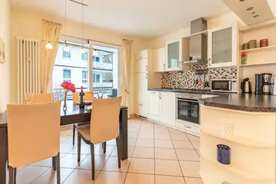 Image de Apartment 8, Residenz am Kurpark, close to the beach, 2 bedrooms, parking lot, fireplace, balcony