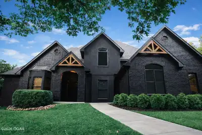 Image de Midnight Manor - Black House on the Hill