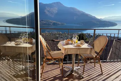 Image de Bright And Spacious Sunshine Attic