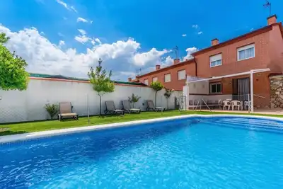 Image de Villa with swimming pool and barbecue