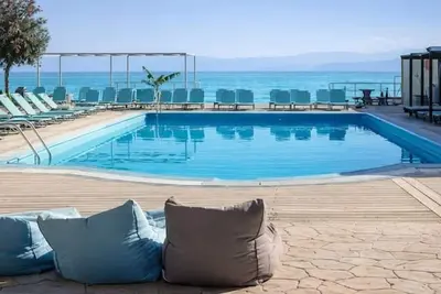Image de Beachfront Twin Room with Terrace at Agnes Beachfront Hotel