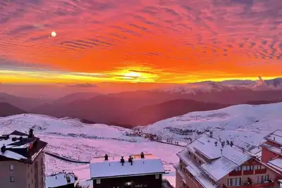 Image de Ski-in/Ski-out convenience with epic sunsets
