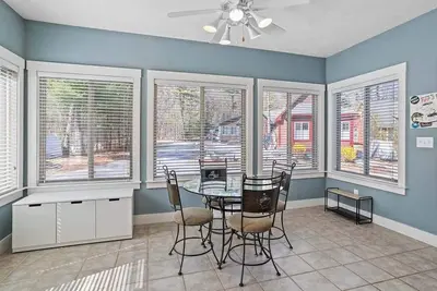 Image de Cozy Cottage @ Summer Village w/access to pond, pools, restaurant & activities!