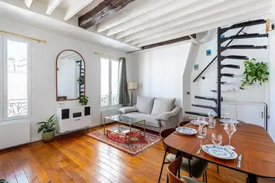 Image de GuestReady- Duplex pour 4 sous les toits parisiens
