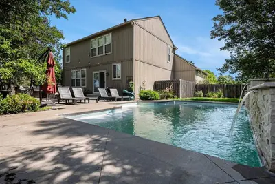 Image de Kc Oasis - Pool~Hot Tub~Sauna~Theatre & More!