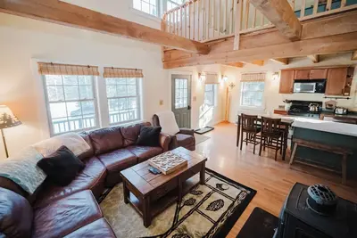 Image de Cozy Bethel Chalet Near Trails & Skiing