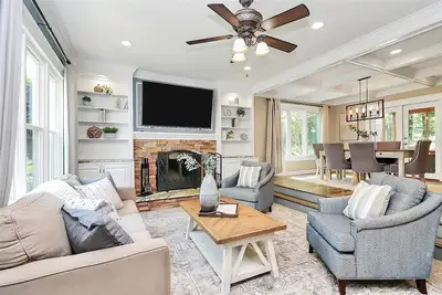 Image de Matthews Cul-de-Sac Family Retreat