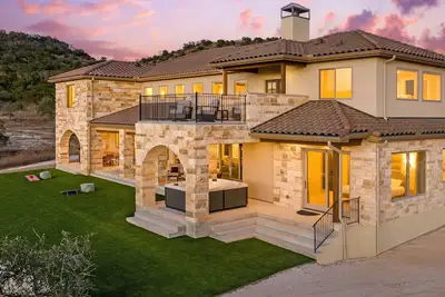 Image de 7-bedroom Villa Sleeps 26 with Outdoor Theater