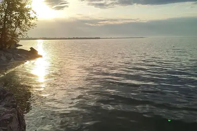 Image de Love Beach Waterfront Retreat | Diy Weddings & Celebrations | Private Lake Erie