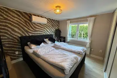 Image de Veluwe Wellness Chalet - Private Hot Tub and Sauna on Park with Swimming Pool