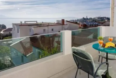 Image de Villa Goldfield - One Bedroom Apartment with Sea View and Balcony