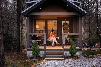 The Cozy Doe- Tiny Home in the Woods w/ Fire Pit