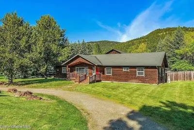 Image de A Little Bit Country, Easy Lake Access and a Whole Lot of Fun! Lake Pend Oreille