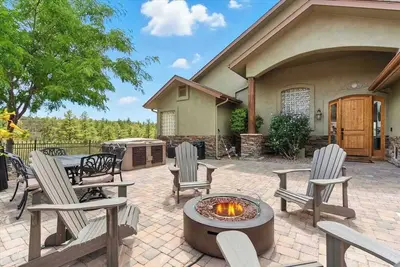 Image de The Sanctuary at Prescott Downtown • Sleeps 16