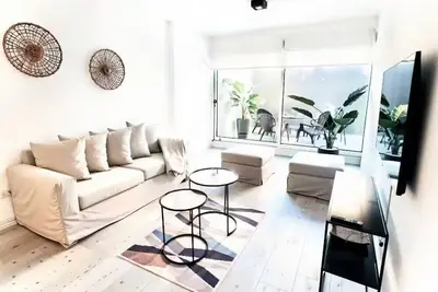 Image de Amplio y Moderno con Patio Privado muy Luminoso