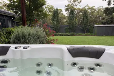 Image de Adorable one-bedroom studio with a cozy fire pit