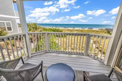 Image de Oceanfront w/ Private Balcony - Quiet Views