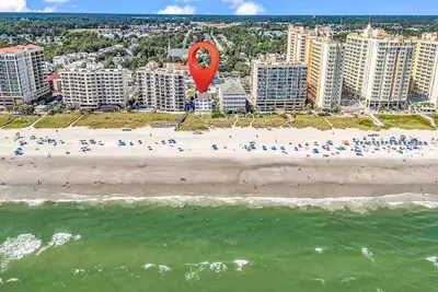 Image de Ground-Level Oceanfront - Walk-Out Beach