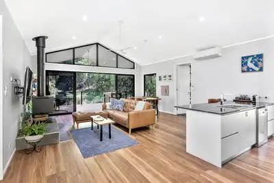 Image de Under the Pecans | 2br Retreat with Peaceful Scenic Views