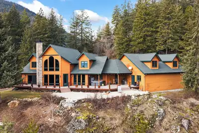 Image de Luxury Mountain Retreat w/ Hot Tub/18 Acres/20 min to Schweitzer & Sandpoint