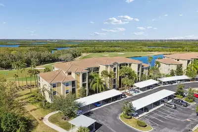 Image de Luxury 2 Bedroom Condo In A Beautiful Resort Style Golf Community