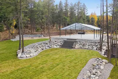 Image de The Overlook at Flathead Lake 5 Homes + Venue