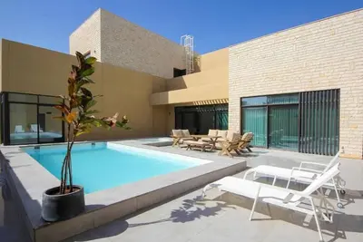 Image de Luxury 4br + maid's with private pool and near Beach