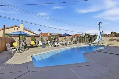 Image de Sunny Palmdale Escape w/ Private Pool