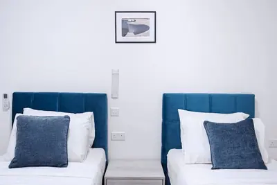 Image de FLNo8 | Seaside 2br Apt w/ Balconies – X Gżira